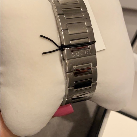 Men’s Gucci Watch - Picture 3 of 4
